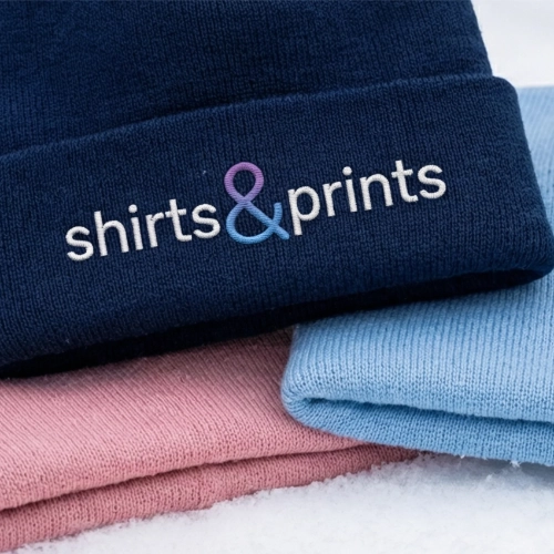 Hochwertig bestickte Mütze mit individuellem Firmenlogo – professionelle Logo-Stickerei von Shirts & Pints.